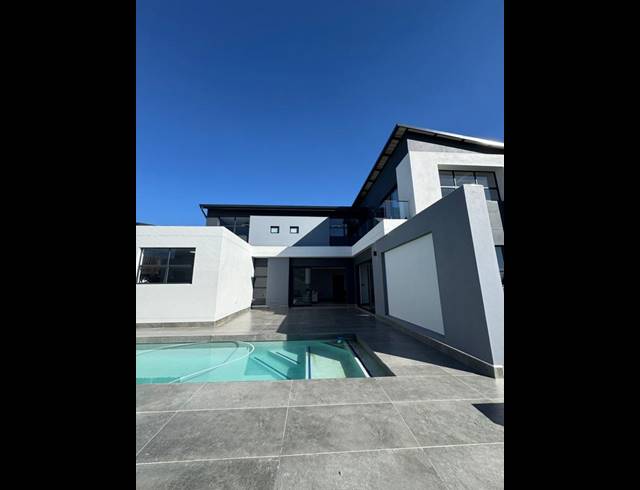 4 BEDROOM HOUSE FOR SALE IN MIDSTREAM ESTATE